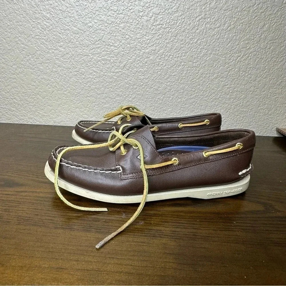 Sperry Shoes - Sperry Womens Boat Shoes size 9.5 N